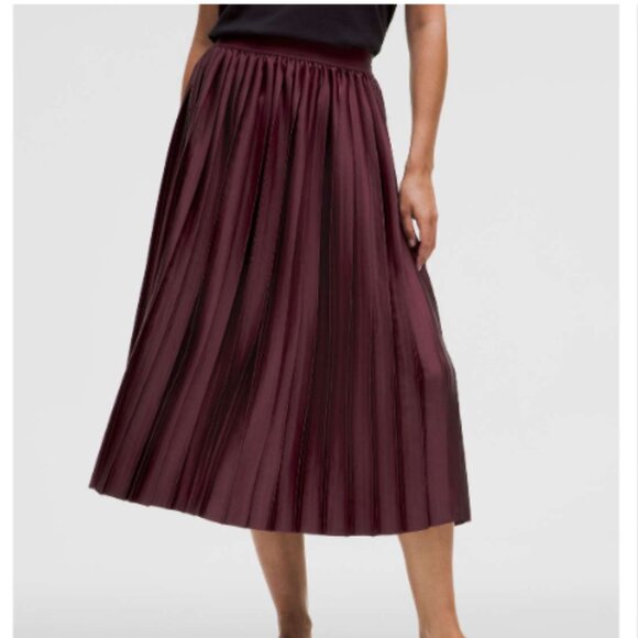 NWT Lululemon Satin Pleated Midi Skirt Size XL Garnet Red Pull-On $148 Retail - Picture 1 of 12